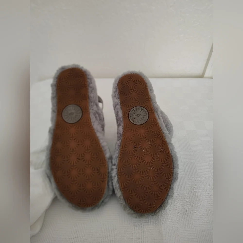 UGG Kids Fluffy Gray Sandals